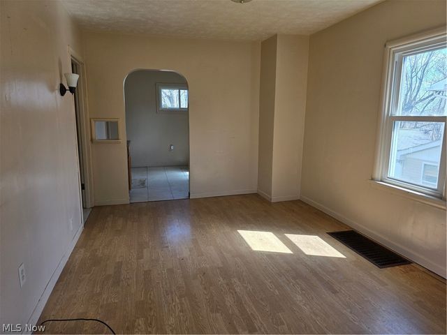 372 N Madison Avenue, Salem, OH 44460