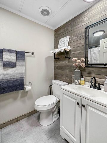 300 Arrowhead Pass, Jacksonville, OR 97530