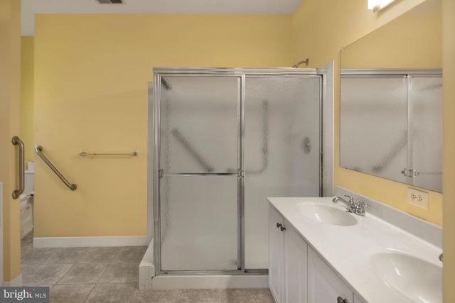 9 FOSTER RD, Pennington, NJ 08534