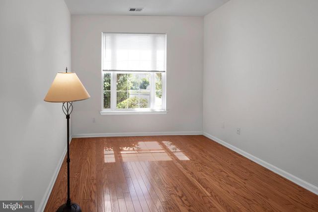 9 FOSTER RD, Pennington, NJ 08534