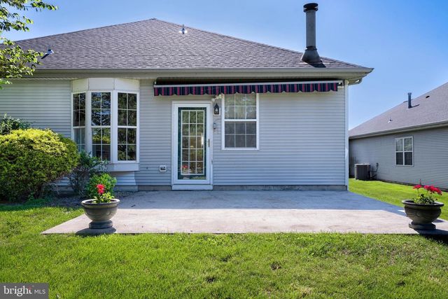 9 FOSTER RD, Pennington, NJ 08534