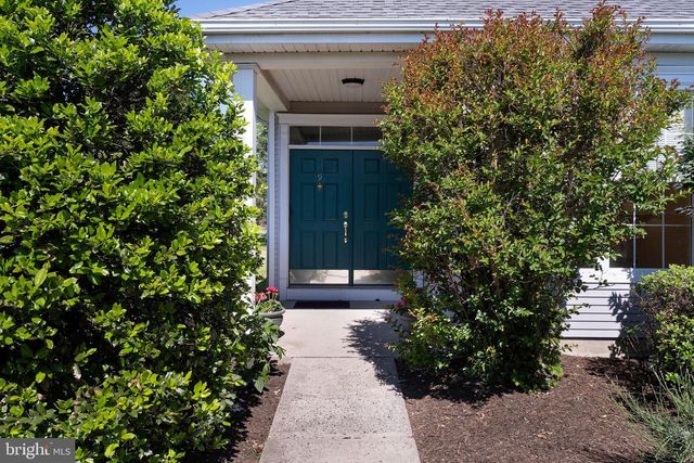9 FOSTER RD, Pennington, NJ 08534