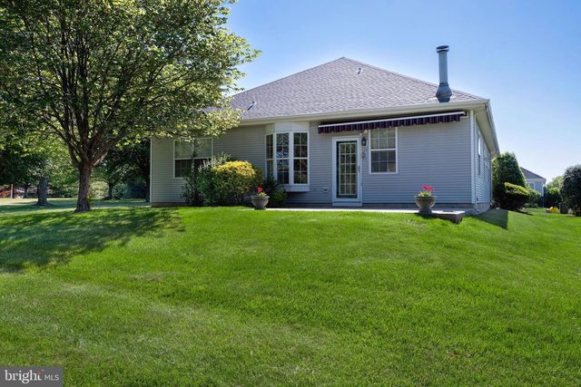 9 FOSTER RD, Pennington, NJ 08534