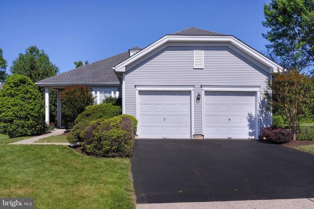 9 FOSTER RD, Pennington, NJ 08534