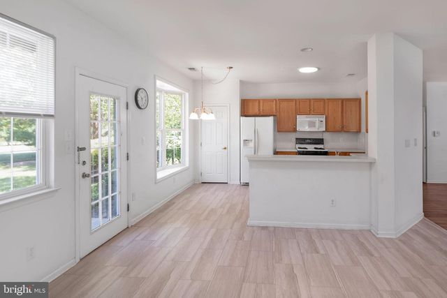 9 FOSTER RD, Pennington, NJ 08534