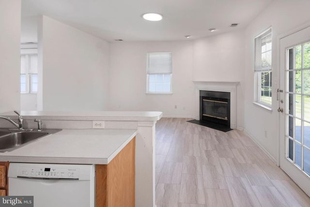 9 FOSTER RD, Pennington, NJ 08534