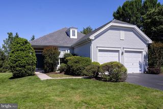 9 FOSTER RD, Pennington, NJ 08534