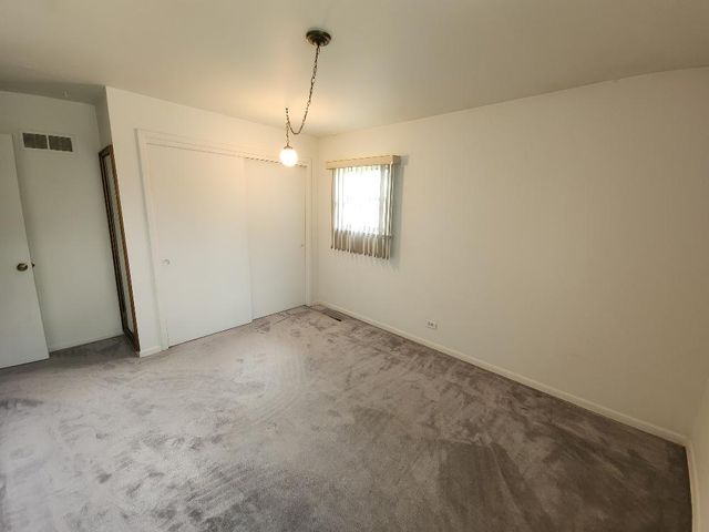 17227 70th Avenue, Tinley Park, IL 60477