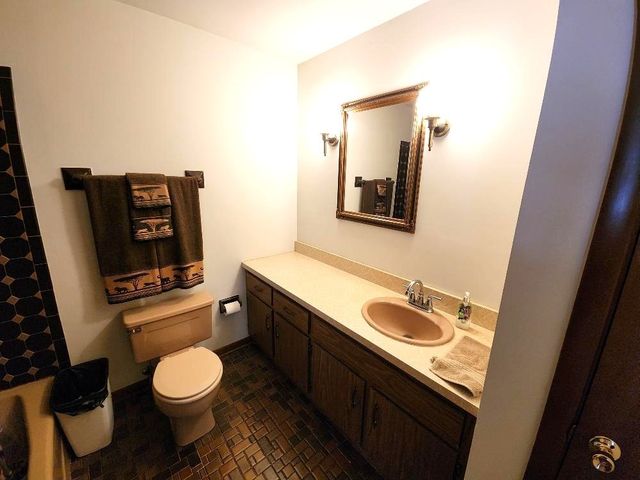17227 70th Avenue, Tinley Park, IL 60477