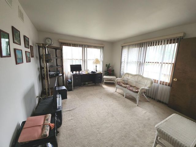 17227 70th Avenue, Tinley Park, IL 60477