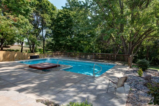 5150 S Tujunga Drive, Springfield, MO 65810