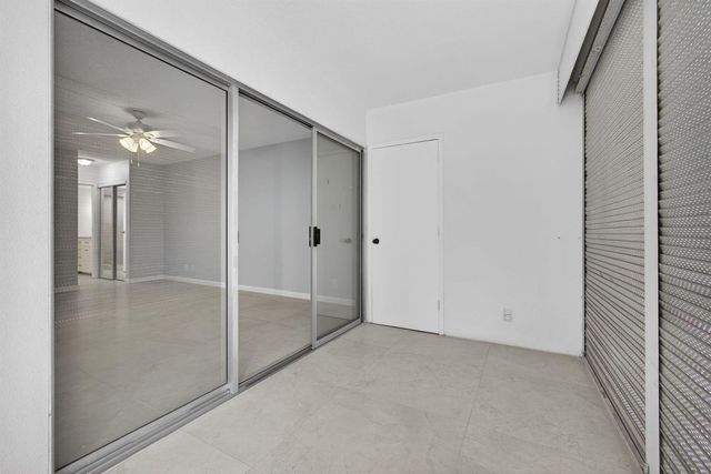 3590 Via Poinciana 202, Lake Worth, FL 33467