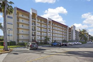 3590 Via Poinciana 202, Lake Worth, FL 33467