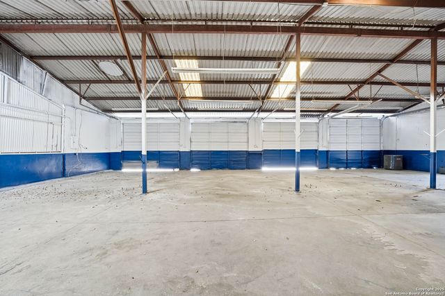 2718 S Flores, San Antonio, TX 78204