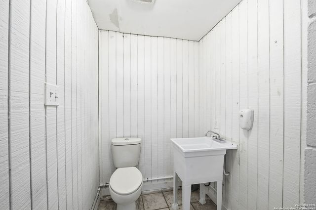 2718 S Flores, San Antonio, TX 78204