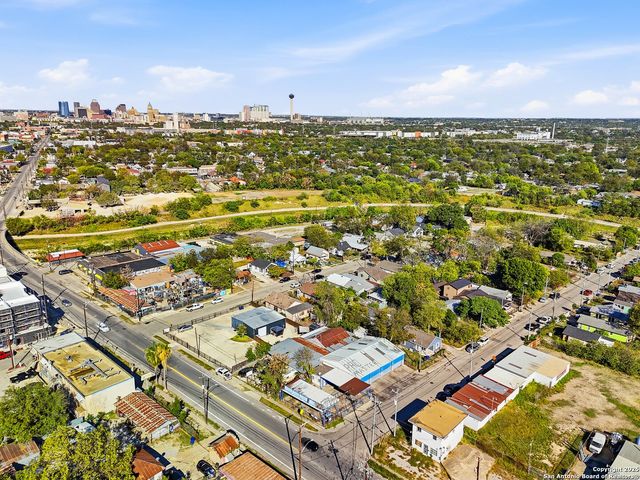 2718 S Flores, San Antonio, TX 78204