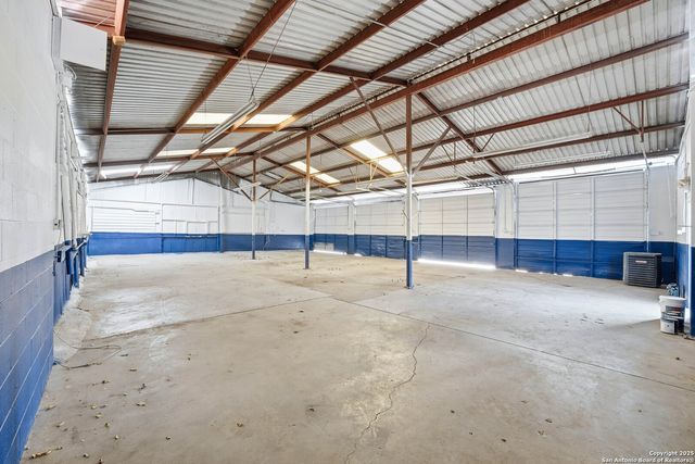 2718 S Flores, San Antonio, TX 78204