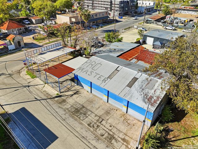 2718 S Flores, San Antonio, TX 78204