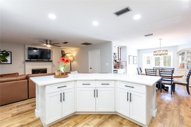 10237 SW 12TH PLACE, Gainesville, FL 32607