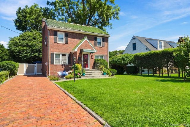34 Keats Avenue, Hartsdale, NY 10530