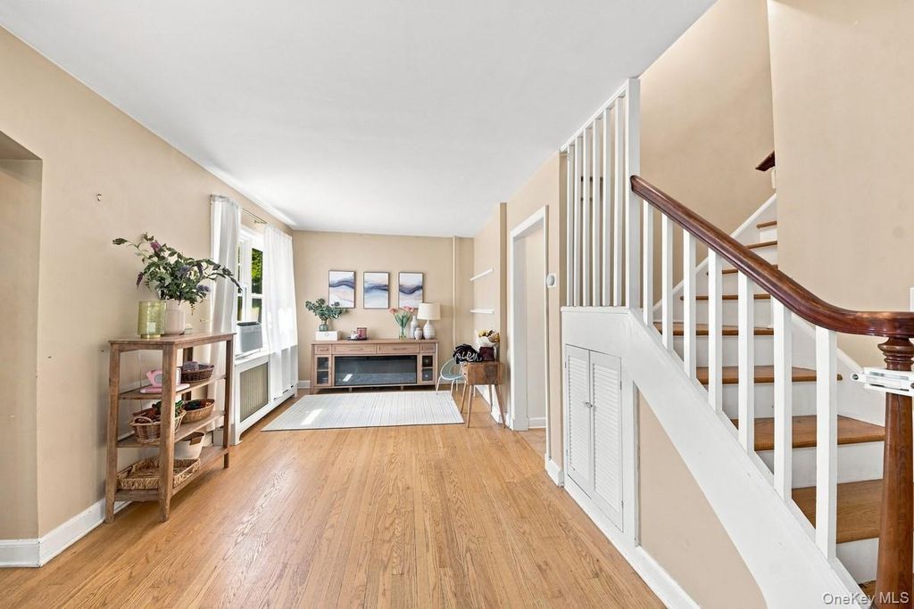 34 Keats Avenue, Hartsdale, NY 10530 — photo 5