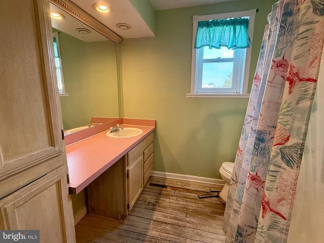 44 E COLLINGS AVE, Collingswood, NJ 08108