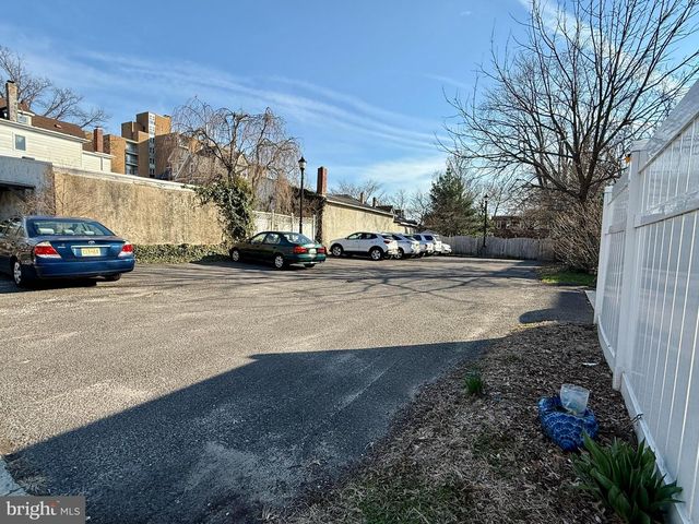 44 E COLLINGS AVE, Collingswood, NJ 08108