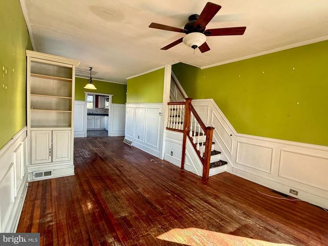 44 E COLLINGS AVE, Collingswood, NJ 08108