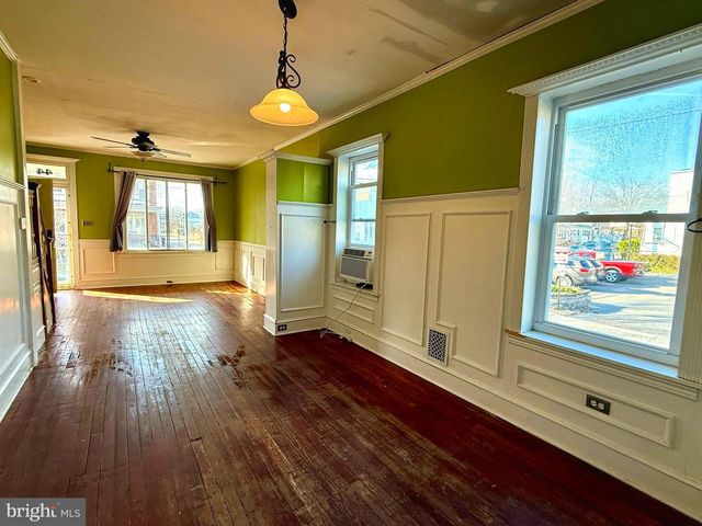 44 E COLLINGS AVE, Collingswood, NJ 08108