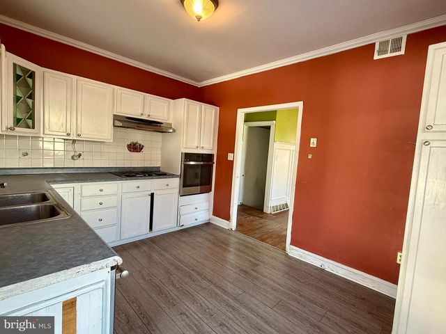 44 E COLLINGS AVE, Collingswood, NJ 08108