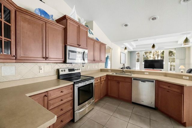 24 REGENCY DRIVE, Palm Coast, FL 32164