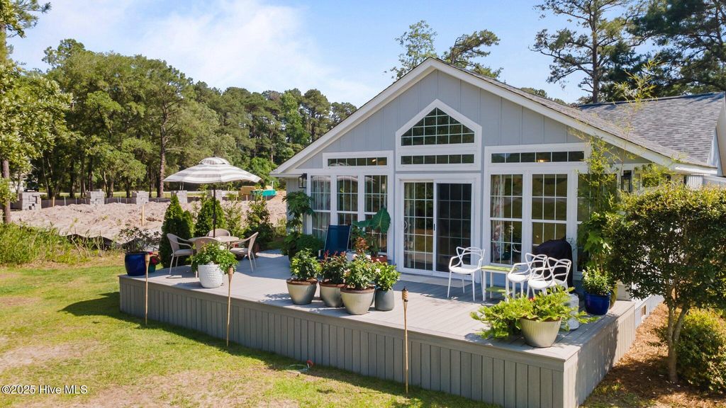 5715 Sloop Court, New Bern, NC 28560