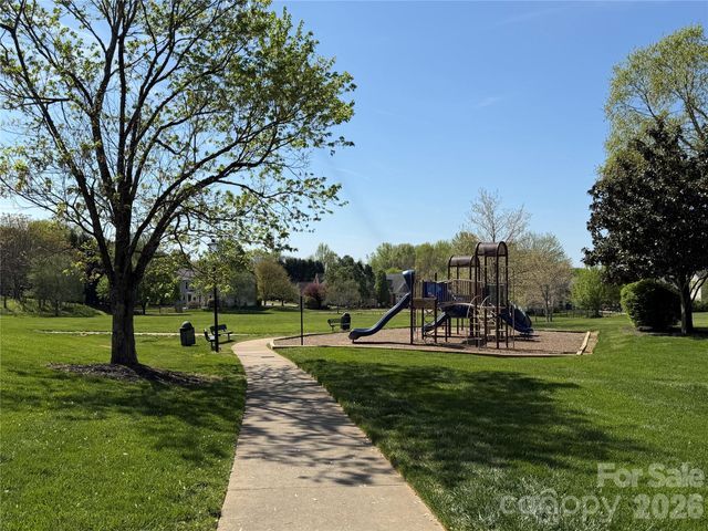 1711 Crestgate Drive, Waxhaw, NC 28173