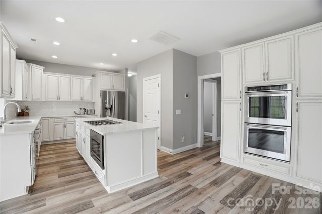 1711 Crestgate Drive, Waxhaw, NC 28173