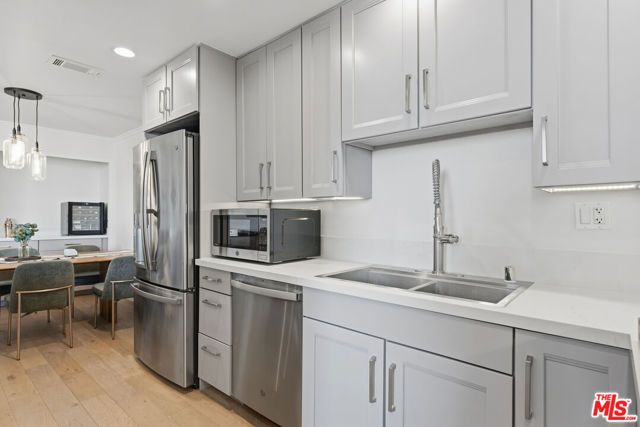 7250 Franklin Avenue 615, Los Angeles, CA 90046