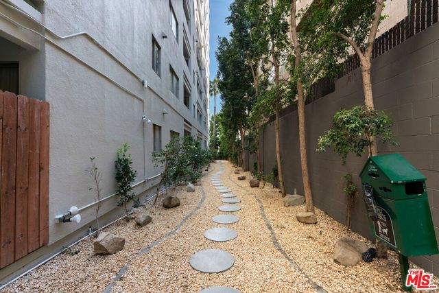 7250 Franklin Avenue 615, Los Angeles, CA 90046