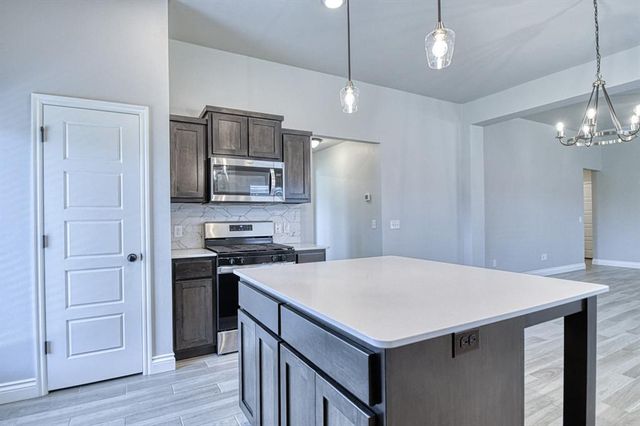 13412 Arrowhead Boulevard, Yukon, OK 73099