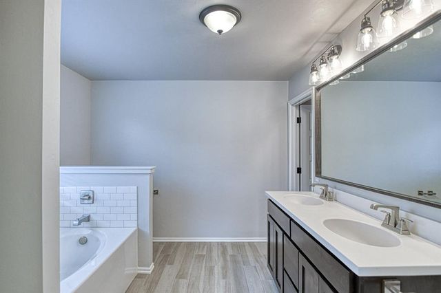 13412 Arrowhead Boulevard, Yukon, OK 73099