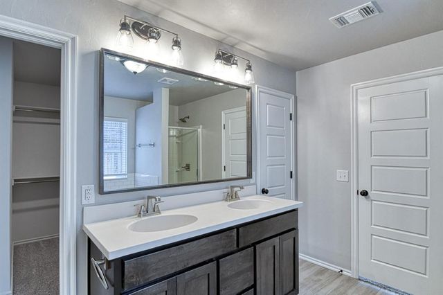 13412 Arrowhead Boulevard, Yukon, OK 73099