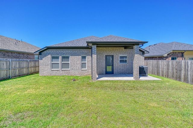 13412 Arrowhead Boulevard, Yukon, OK 73099