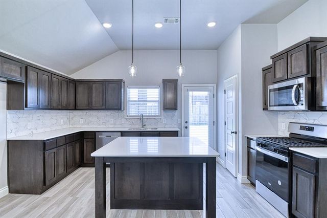 13412 Arrowhead Boulevard, Yukon, OK 73099