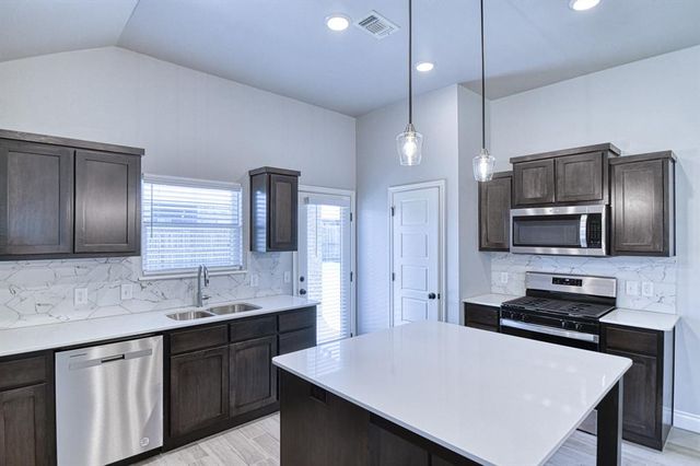 13412 Arrowhead Boulevard, Yukon, OK 73099