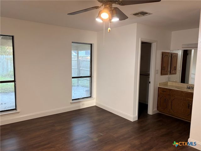 108 Queenswood Trail, Victoria, TX 77901