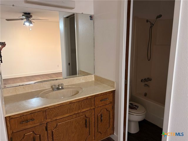 108 Queenswood Trail, Victoria, TX 77901