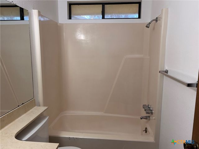 108 Queenswood Trail, Victoria, TX 77901