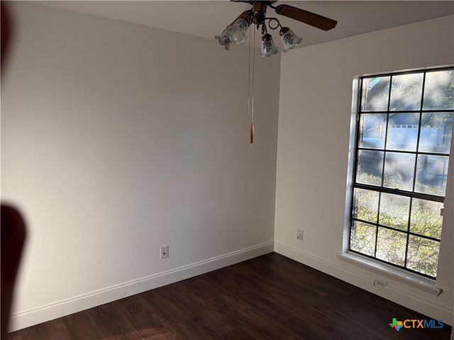 108 Queenswood Trail, Victoria, TX 77901