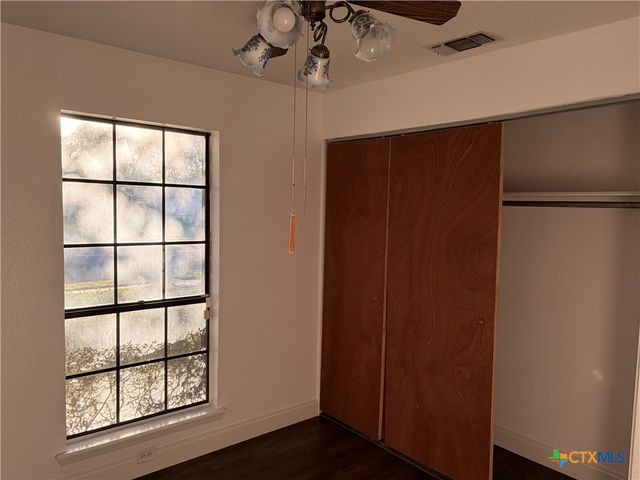 108 Queenswood Trail, Victoria, TX 77901