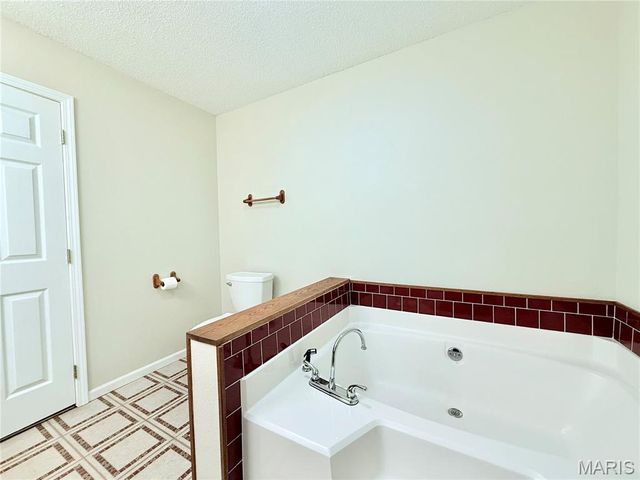 6731 Highway Au, Houston, MO 65483