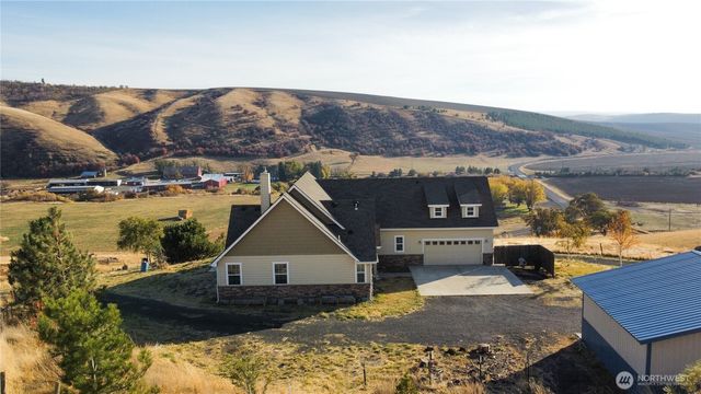 239 Patit Road, Dayton, WA 99328