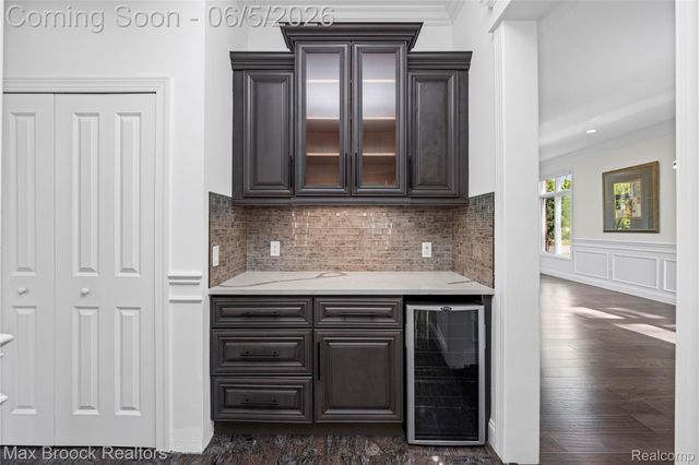 6664 Apple Blossom Trail, West Bloomfield Charter Township, MI 48322